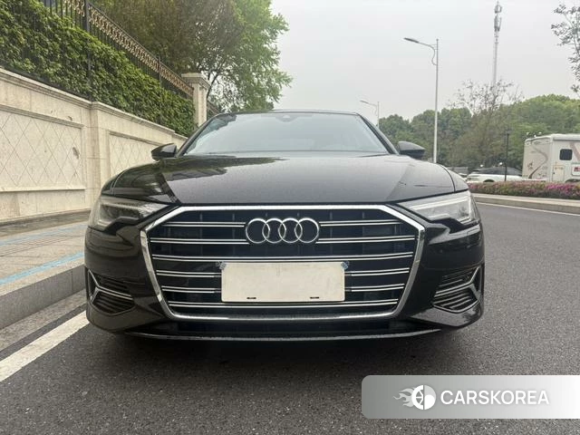Audi A6L id 4260292 из Китая 9