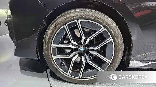 BMW 7 Series (G70) id 3457631 из Кореи 15