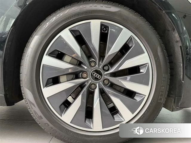 Audi A6L id 4306861 из Китая 8