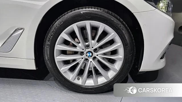 BMW 5 Series (G30) id 3444548 из Кореи 15