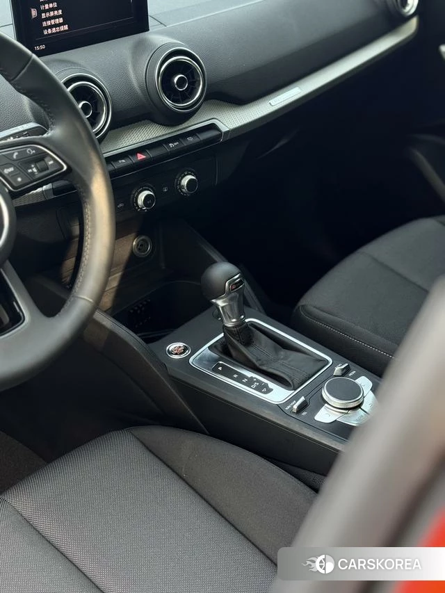 Audi Q2L id 4209678 из Китая 26