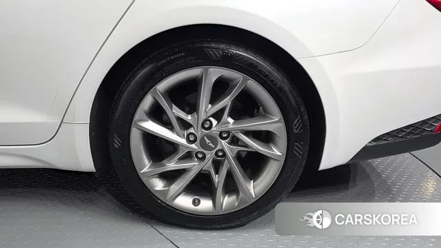 Genesis The New G70 id 3765018 из Кореи 15