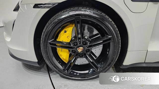 Porsche Taycan id 3916406 из Кореи 15