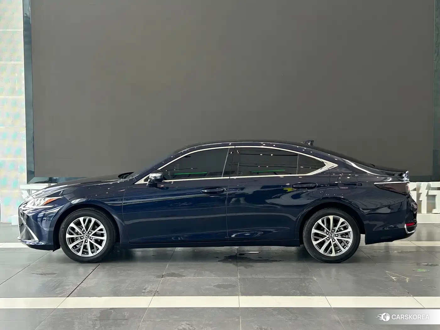 Lexus ES id 4659710 из Китая 23