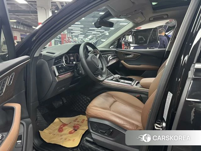 Audi Q7 2024 Черный из Китая, фото 5