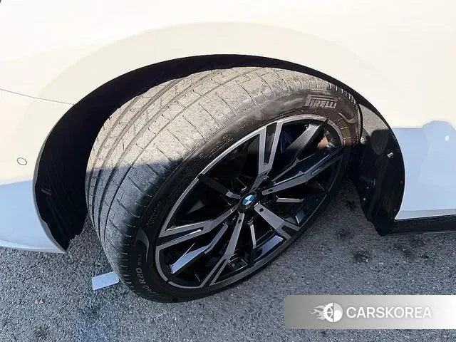 BMW 5 Series (G60) 2023 Белый из Кореи, фото 5