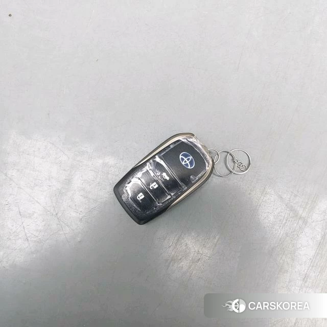 Toyota Corolla dual engine E+ id 4207074 из Китая 15