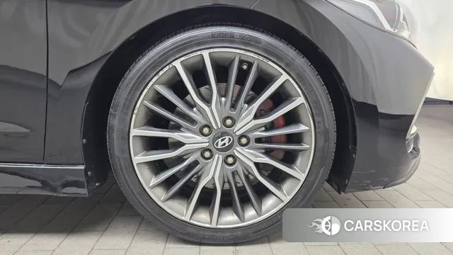 Hyundai Avante AD id 3578743 из Кореи 15