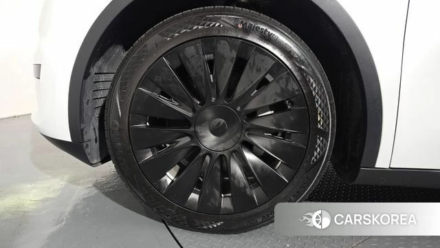 Tesla Model Y id 4302370 из Кореи 31