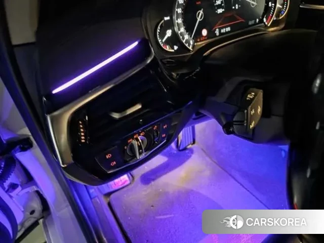 BMW 5 Series (G30) 2018 Белый из Кореи, фото 5