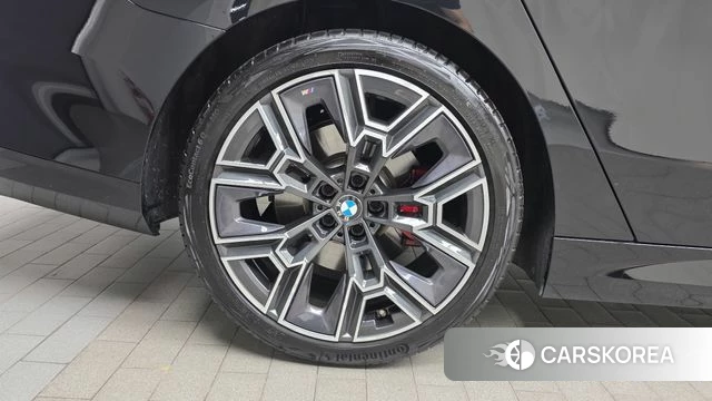 BMW 5 Series (G60) id 4479986 из Кореи 25