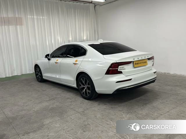 Volvo S60 id 4227928 из Китая 15