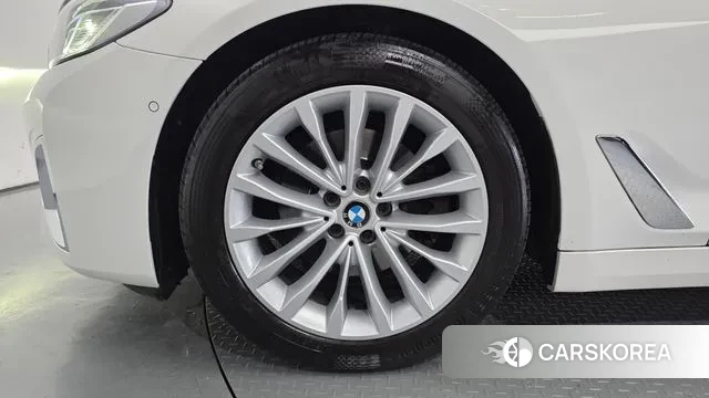 BMW 5 Series (G30) id 3175625 из Кореи 15