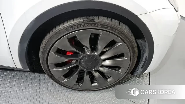 Tesla Model Y id 3289813 из Кореи 15