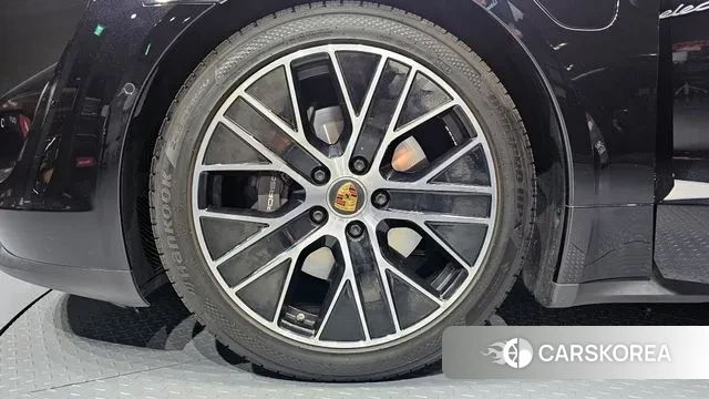 Porsche Taycan id 3218652 из Кореи 15