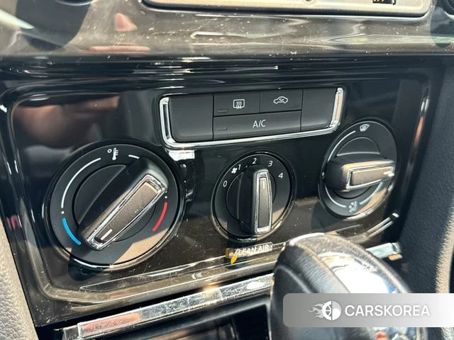 Volkswagen Bora id 4222126 из Китая 14