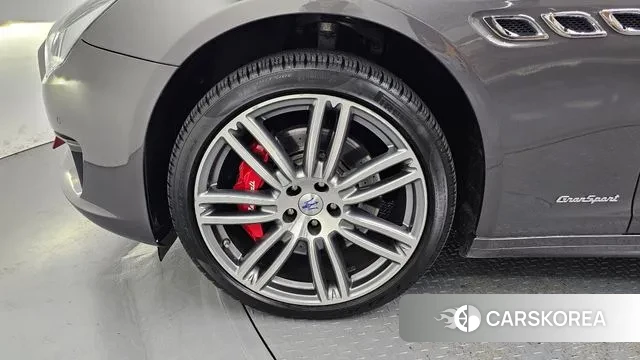 Maserati Quattroporte id 3449548 из Кореи 15