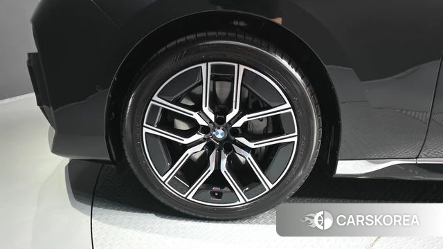 BMW 7 Series (G70) id 4853552 из Кореи 30