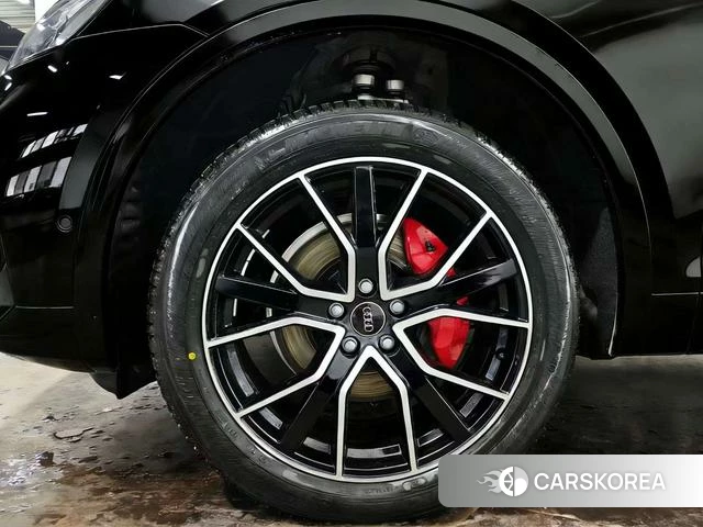 Audi Q5L id 4260947 из Китая 12