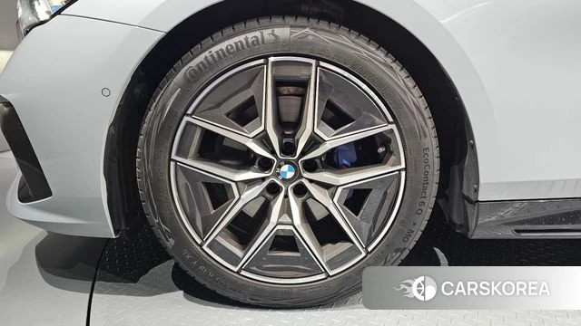 BMW 5 Series (G60) id 4645047 из Кореи 27