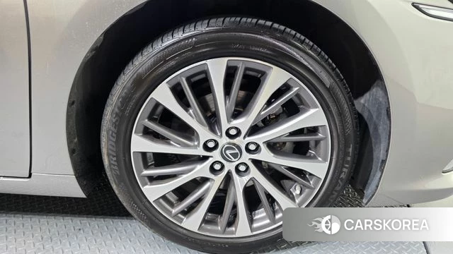 Lexus ES300h 7th generation id 4620455 из Кореи 15