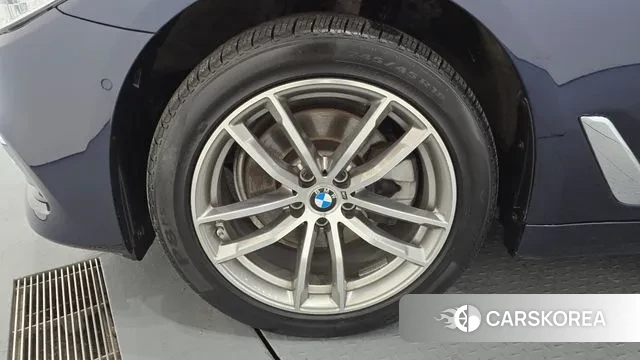 BMW 5 Series (G30) id 3641217 из Кореи 15