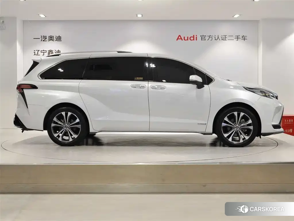 Toyota Granvia 2023 Белый из Китая, фото 5