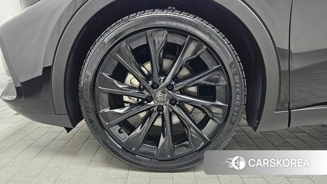 Toyota Crown Crossover id 4321676 из Кореи 26