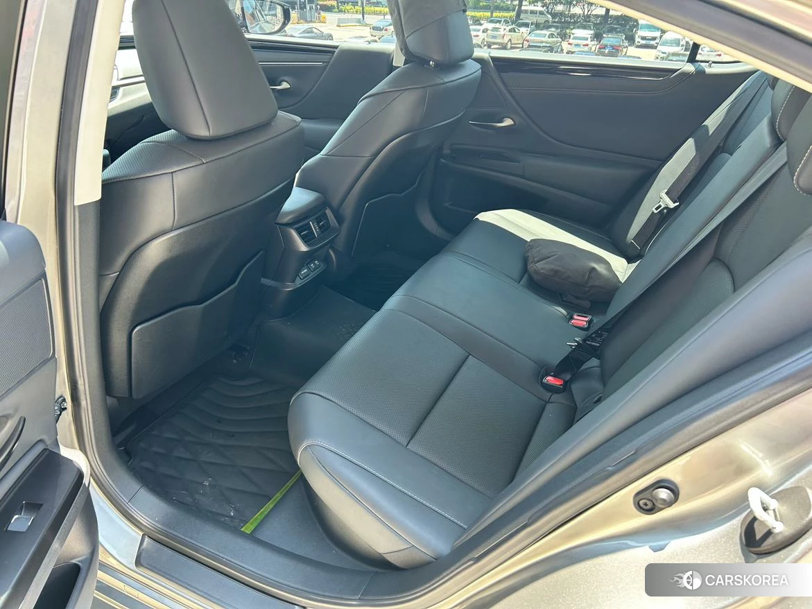 Lexus ES id 4479276 из Китая 13