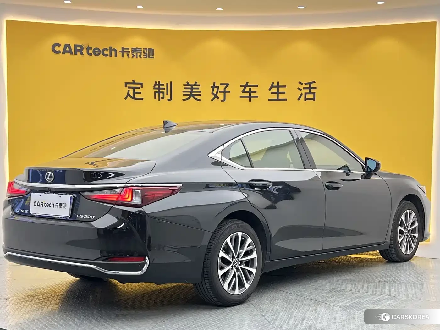 Lexus ES id 4578215 из Китая 24