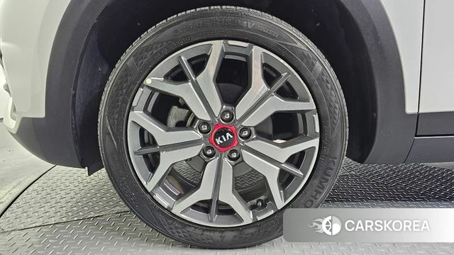 Kia Seltos id 4202924 из Кореи 26