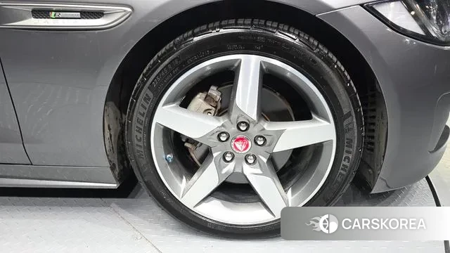 Jaguar XE id 3754189 из Кореи 15