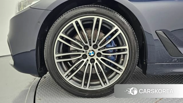 BMW 5 Series (G30) id 4430055 из Кореи 26