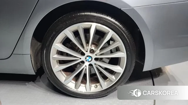 BMW 5 Series (G30) id 3429347 из Кореи 15