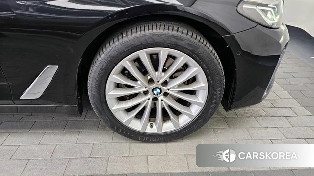 BMW 5 Series (G30) id 3885355 из Кореи 15