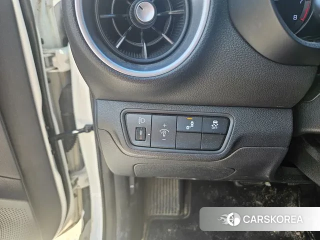 Kia The New K3 2nd generation 2021 Белый из Кореи, фото 5