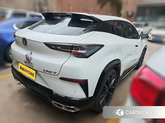 Chang'an UNI-T 2023 Белый из Китая, фото 5