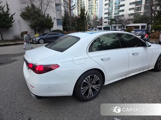 Mercedes-Benz E-Class W214 2024 Белый из Кореи, фото 5