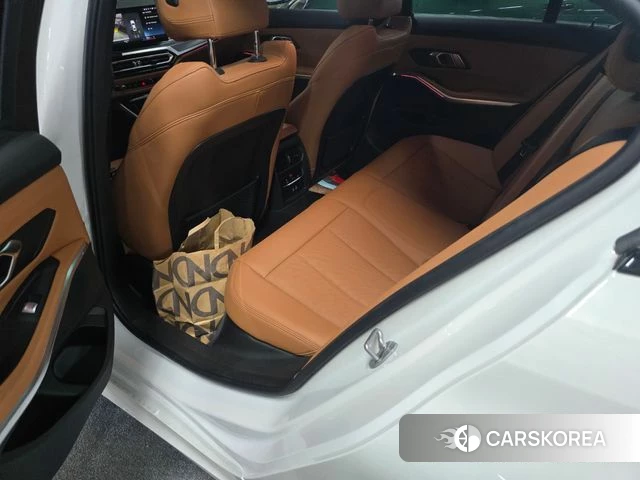 BMW 3 Series (G20) 2023 Белый из Кореи, фото 5
