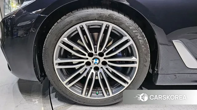 BMW 5 Series (G30) id 3641077 из Кореи 15