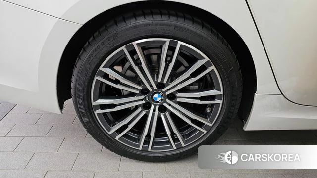 BMW 3 Series (G20) id 4530232 из Кореи 29