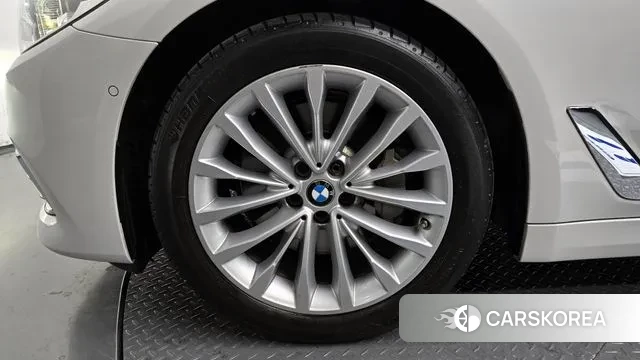 BMW 5 Series (G30) id 3687645 из Кореи 15