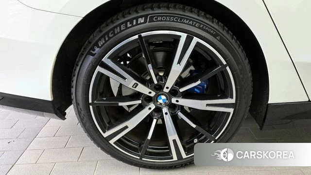 BMW 5 Series (G60) id 4381807 из Кореи 28