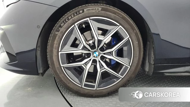BMW 5 Series (G60) id 4421842 из Кореи 31