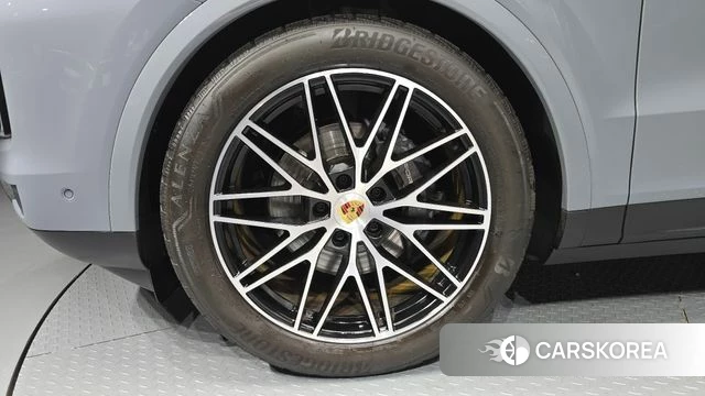 Porsche Cayenne (PO536) id 4650037 из Кореи 33
