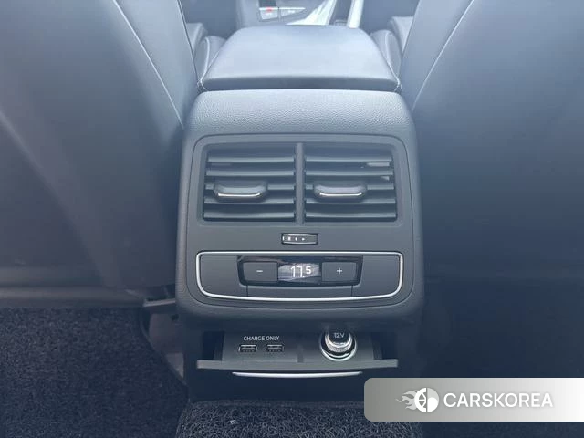 Audi A4L id 3902014 из Китая 18