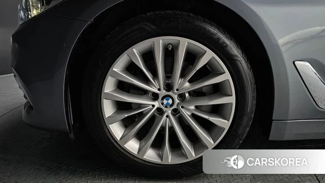 BMW 5 Series (G30) id 4751399 из Кореи 32