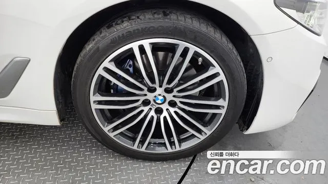 BMW 5 Series (G30) id 2302862 из Кореи 15