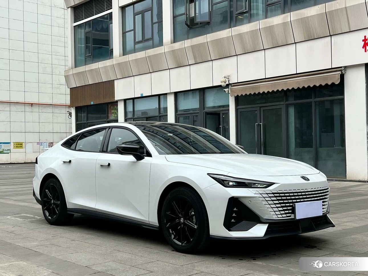 Chang'an UNI-V 2023 Белый из Китая, фото 5