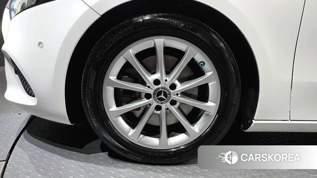 Mercedes-Benz A-Class W177 id 4794210 из Кореи 25